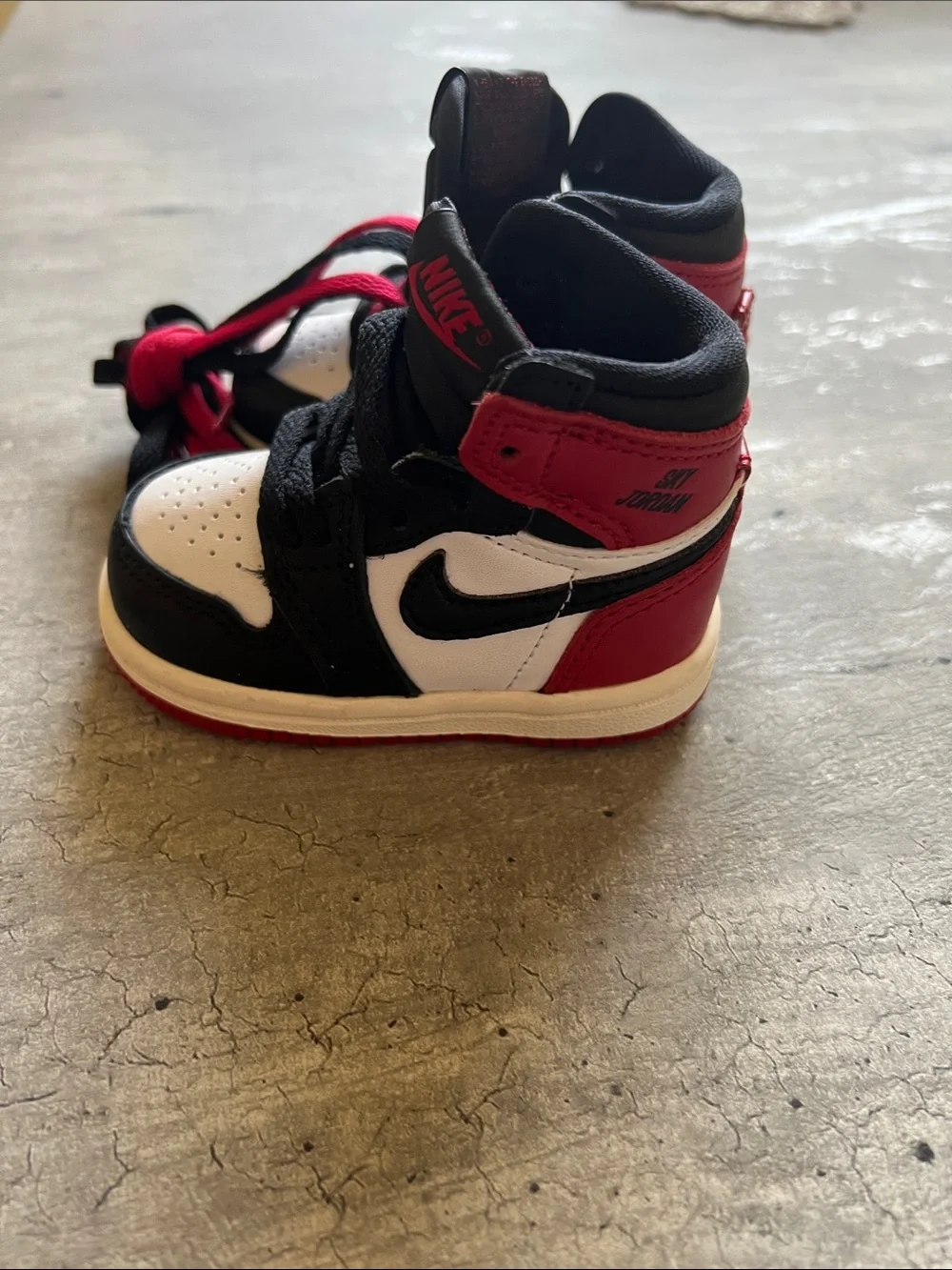 Nike Baby High-Top Sneakers in Black White and Red size 3C